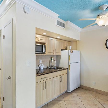 Bay Palms Waterfront Resort - Hotel And Marina St. Pete Beach Rom bilde