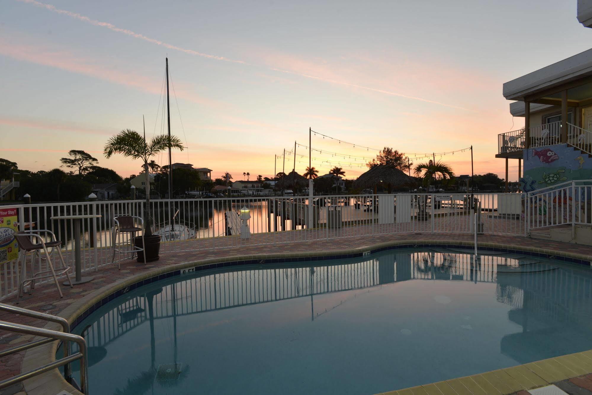 Bay Palms Waterfront Resort - Hotel And Marina St. Pete Beach Eksteriør bilde