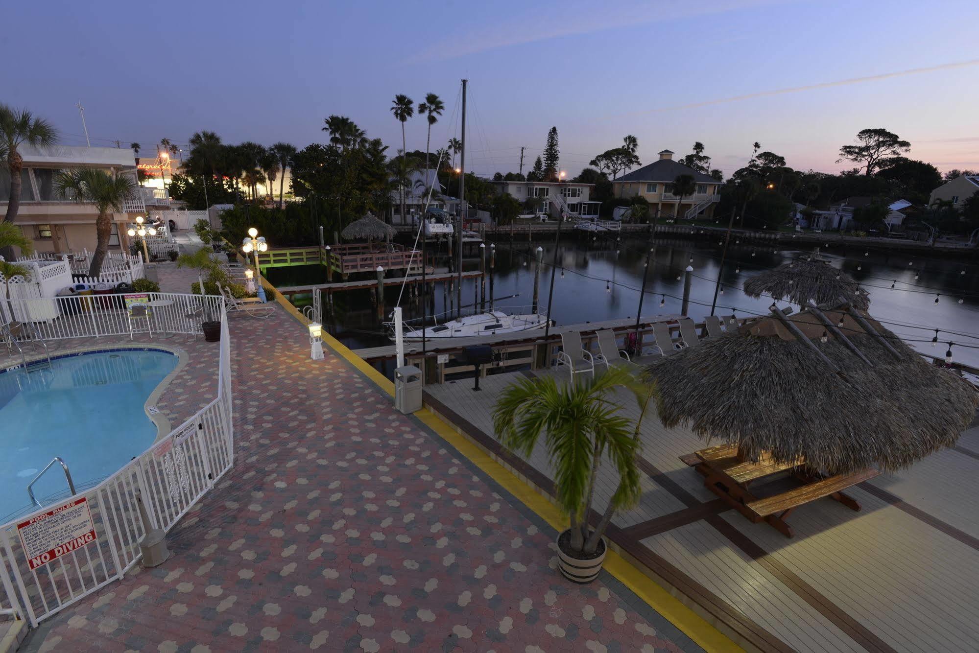 Bay Palms Waterfront Resort - Hotel And Marina St. Pete Beach Eksteriør bilde