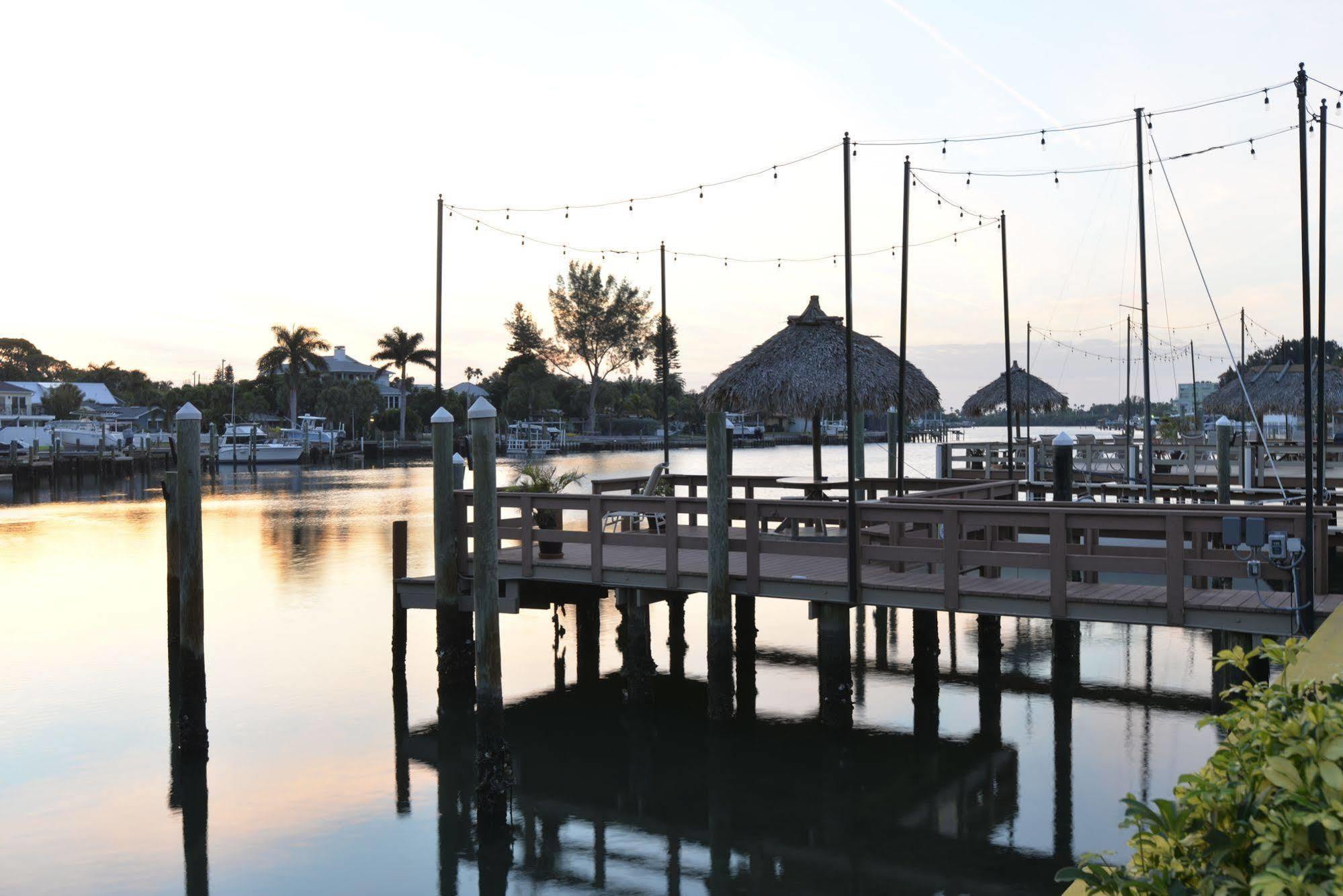 Bay Palms Waterfront Resort - Hotel And Marina St. Pete Beach Eksteriør bilde